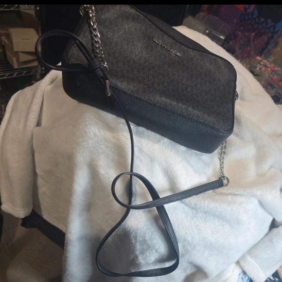 Michael Kors Men's Black Logo Toiletry Bag - Picture 3 of 5